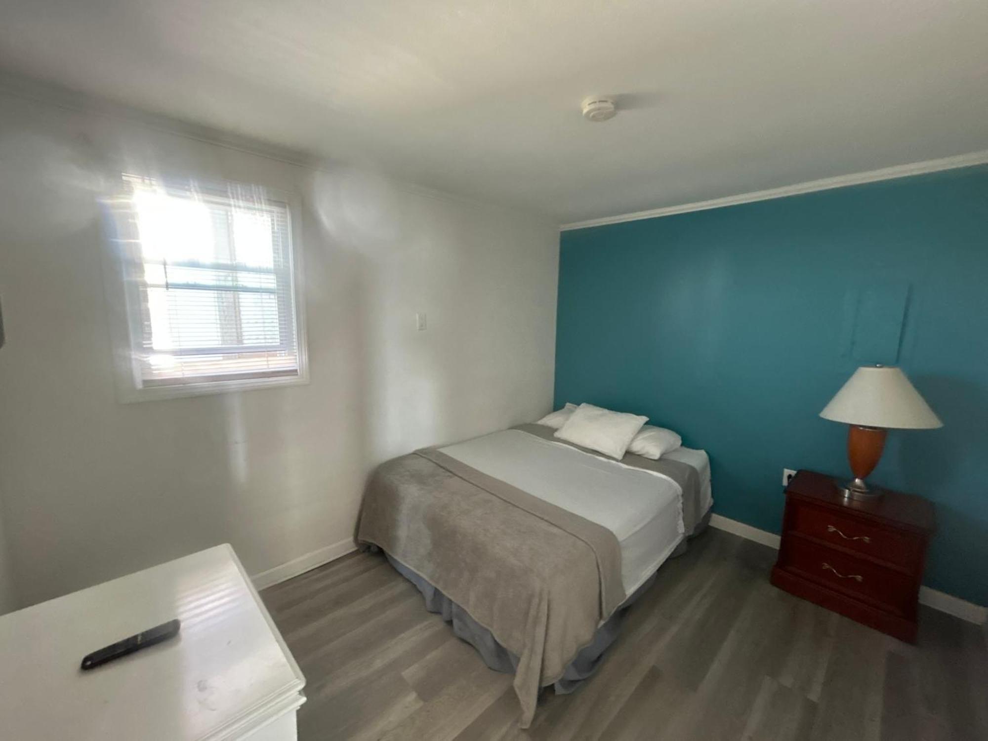 Thames Inn And Marina Groton Room photo